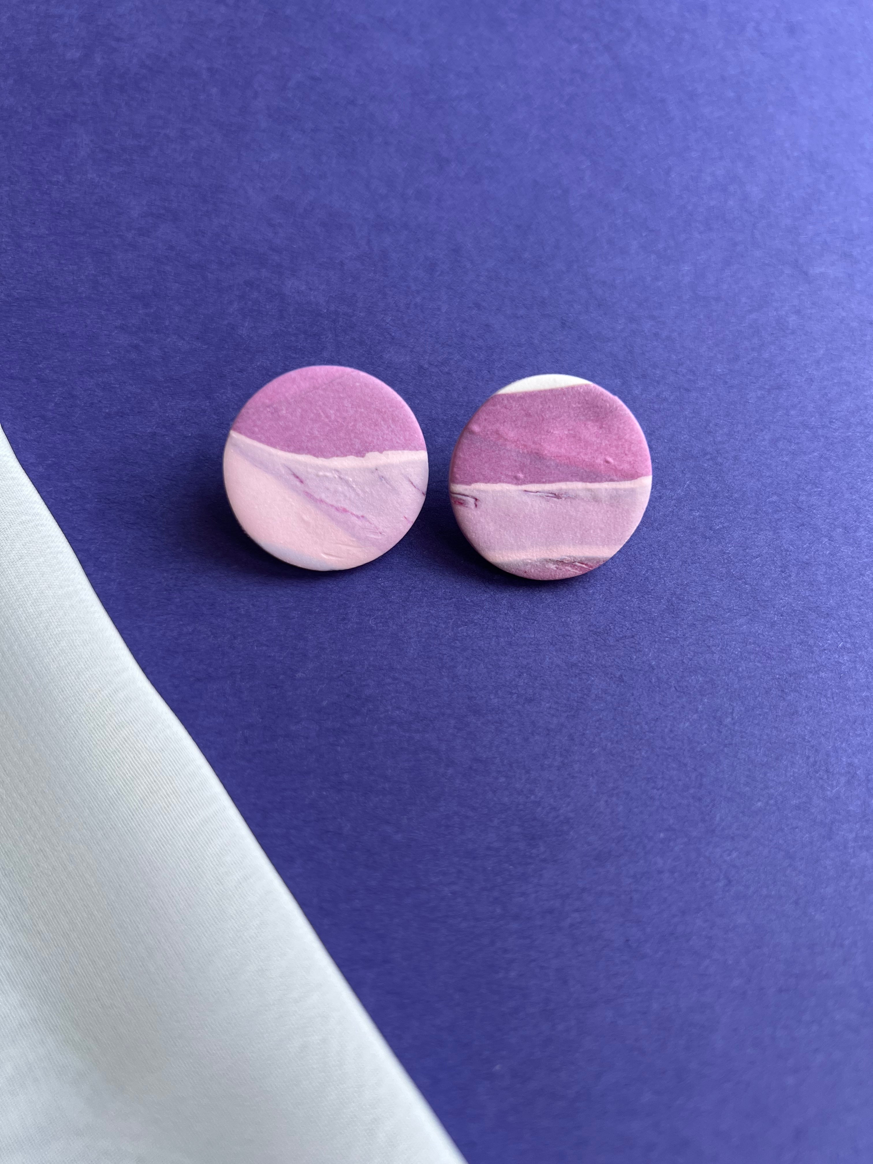 Circle stud medium - pink/purple marble