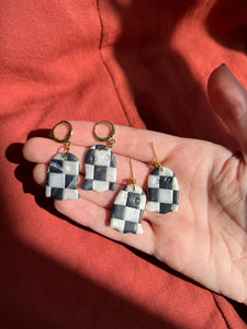 Mini checkerboard ghosts