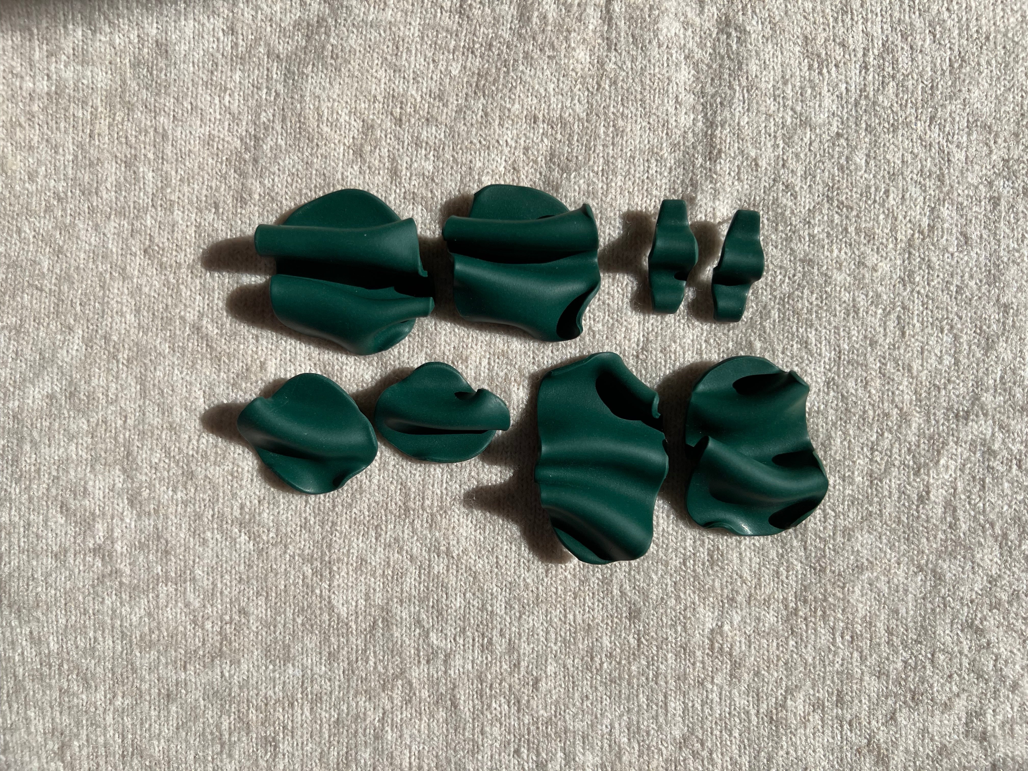 Folded studs - forest green