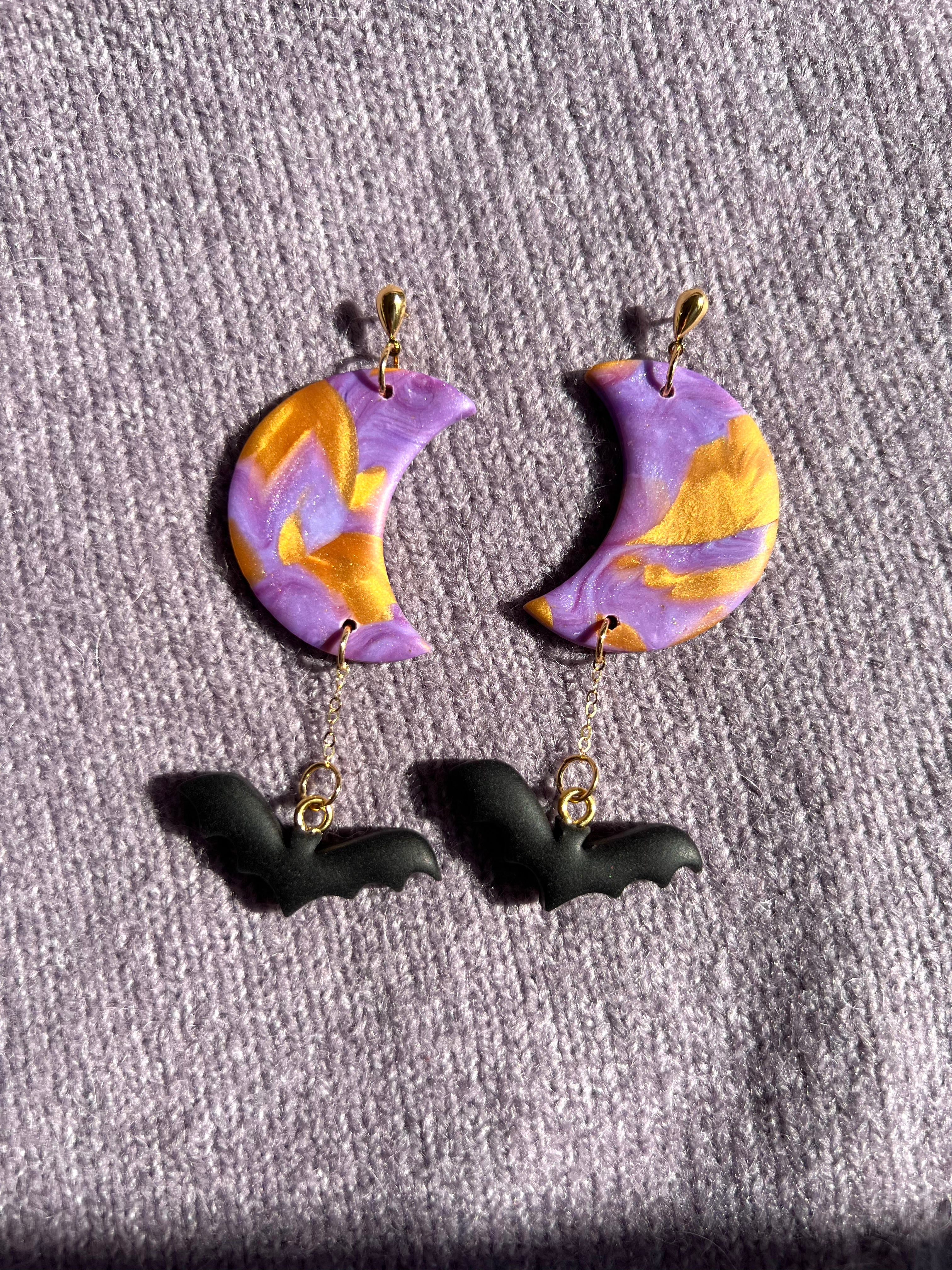 Marbled crescent moon with bat bead