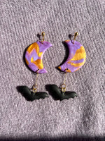 Load image into Gallery viewer, Marbled crescent moon with bat bead
