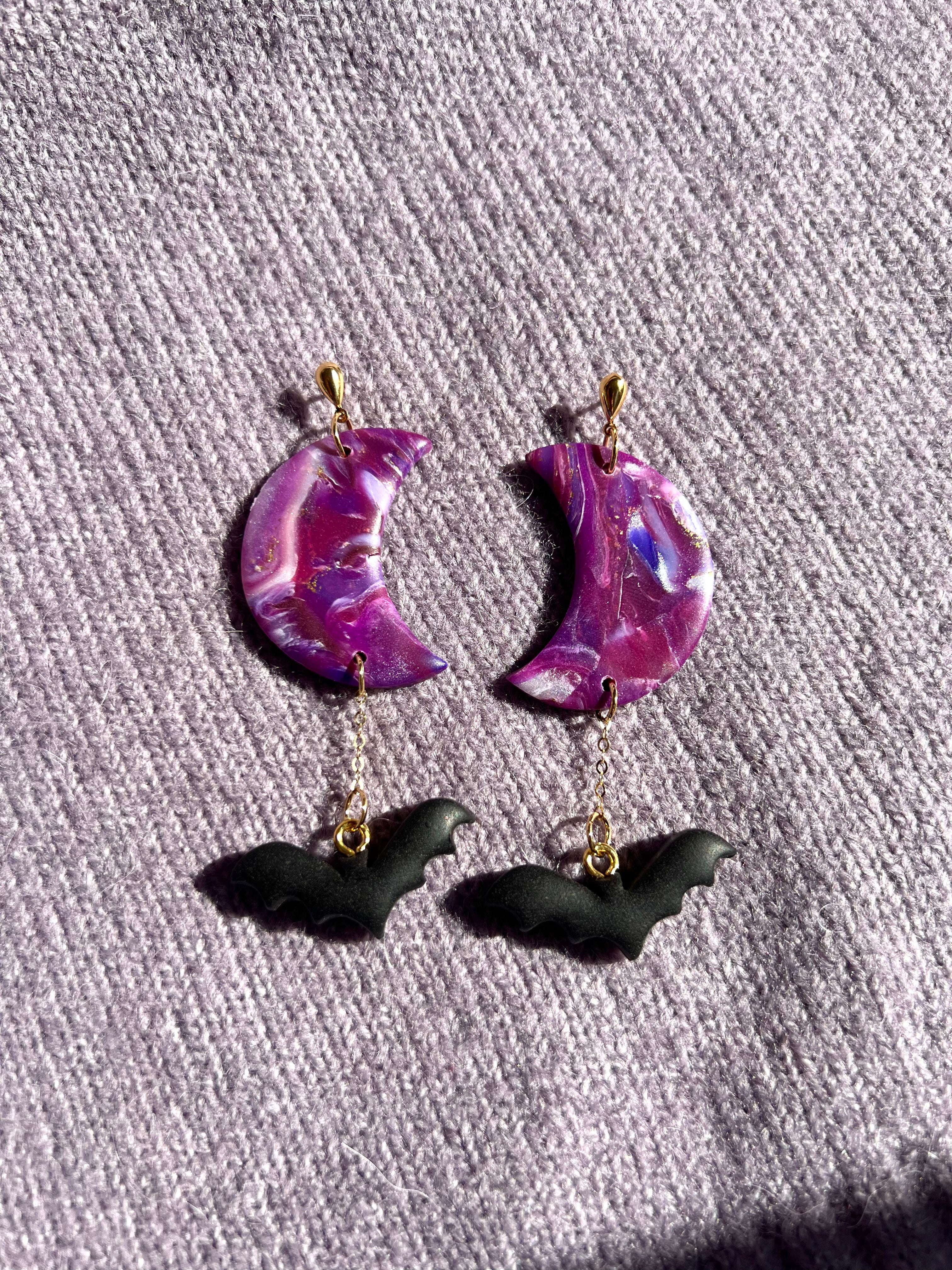 Marbled crescent moon with bat bead