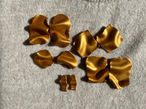 Folded studs - gold